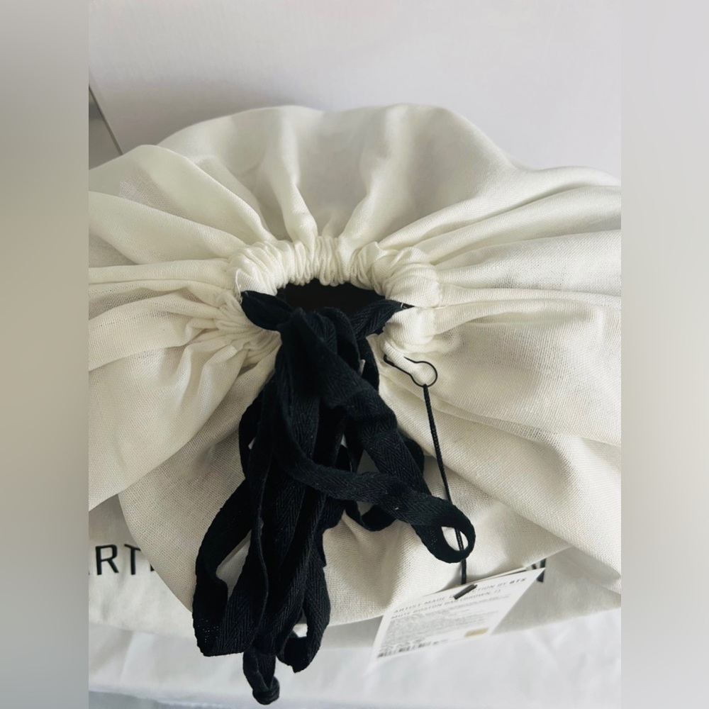 NWT BTS artist made collection tae v Boston mute bag brand new OFFICIAL - Picture 5 of 8
